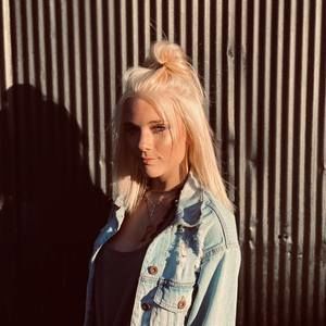 Meet your Posher, Victoria